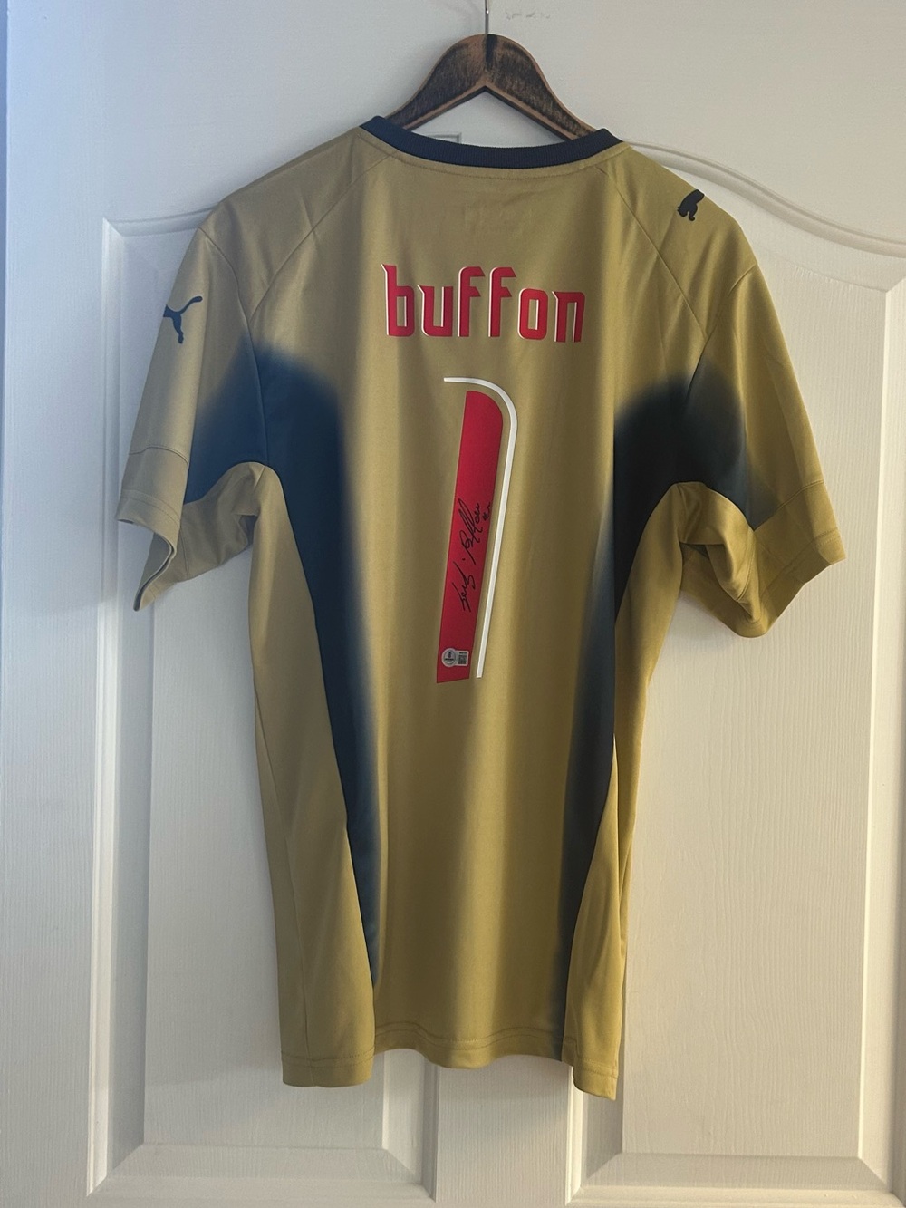 Gianluigi Buffon Autographed Italy Puma Soccer Jersey   Beckett Certified